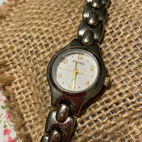 ⏰Vintage Fossil Two Tone Ladies Watch - Picture 2 of 8